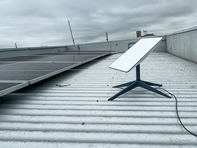 Antena de conectividad por satélite